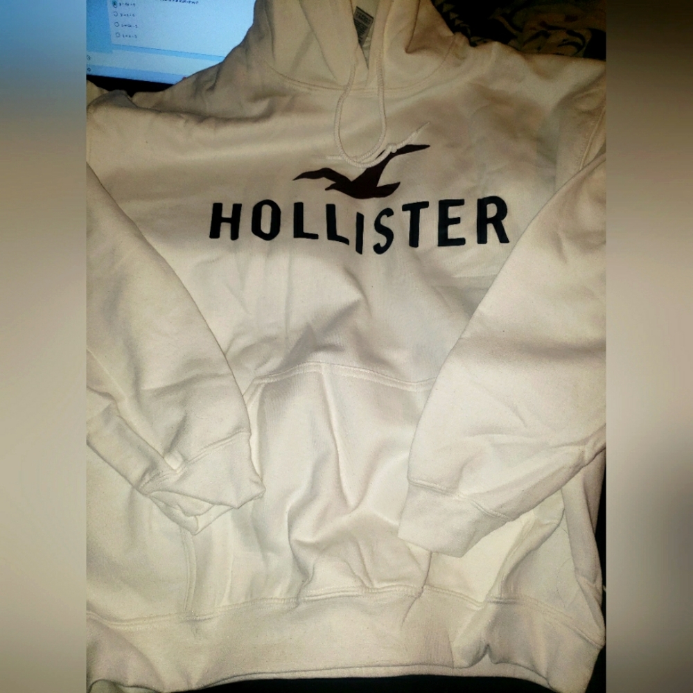 hoodie NWT LARGE